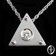 TRIANGLE - 0.1Ct. DIAMOND PENDANT 14K WHITE GOLD (TRIANGLE - 0.1Ct. DIAMOND PENDANT 14K WHITE GOLD)