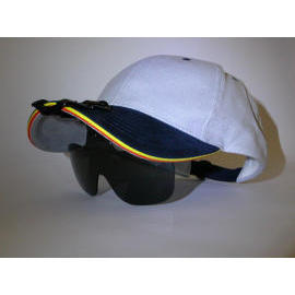 Cap-mounted adjustable visor for working under strong light (Cap-montierten verstellbaren Visier, für die Arbeit unter starkem Licht)