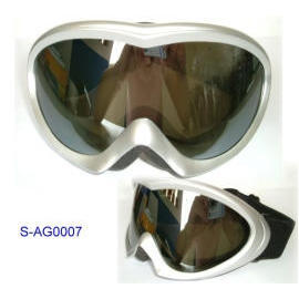 SKIING GOGGLE