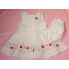 baby outwear,children`s wear,kid`s wear,garment, lingere, panties, slips. (Manteaux pour bébés, vêtements pour enfants, vêtements pour les enfants, le)