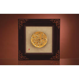 Extreme wealth and elegance-The gold-leaf round plate (L`extrême richesse et élégance l`or plaque ronde en feuilles)
