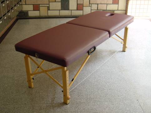 Massage Table (Massage Table)