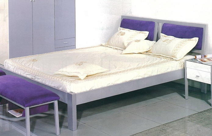 Metal Bed (Металлической кровати)