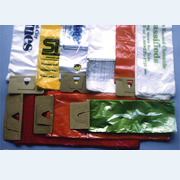 Plastic packing material (Matriaux d`emballage en plastique)