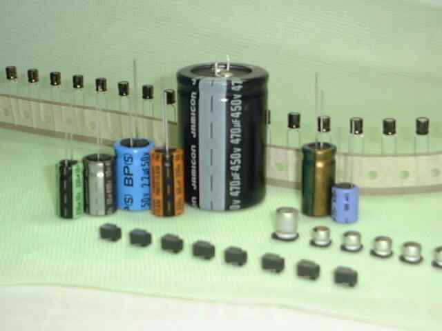 Aluminum Electrolytic Capacitor (Aluminium-Elektrolyt-Kondensator)