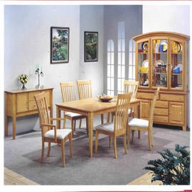 Wooden Dining room set (Деревянный набор столовой)