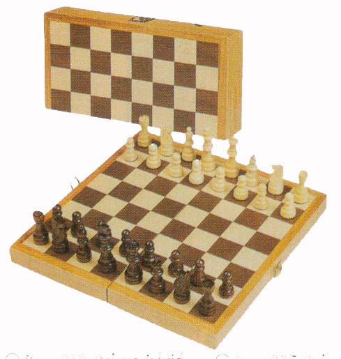 wooden chess set (деревянный набор шахмат)