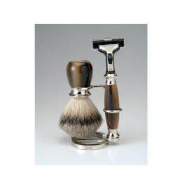 SHAVING SET (SET DE RASAGE)