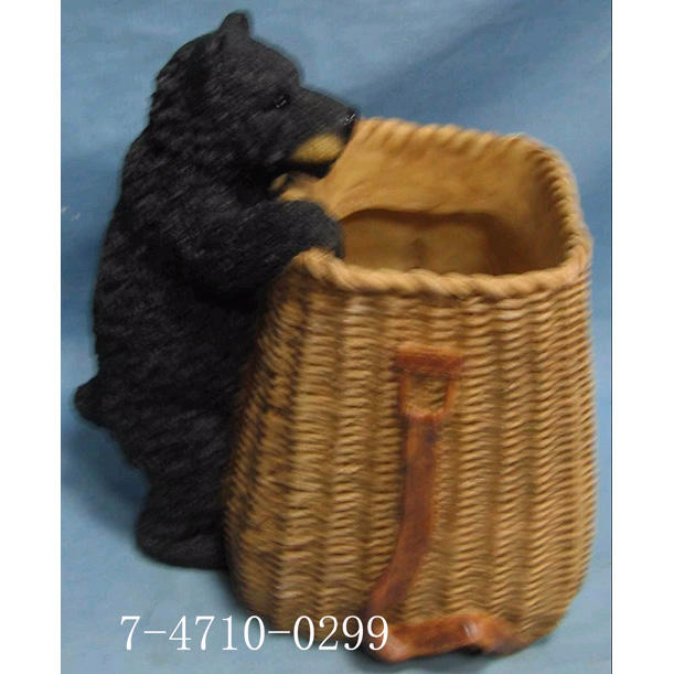 BEAR WITH PLANTER (BEAR AVEC SEMOIR)