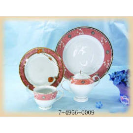 16PCS DINNERWARE (16pcs посуда)