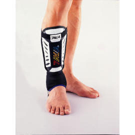 shin guard (Schienbeinschoner)