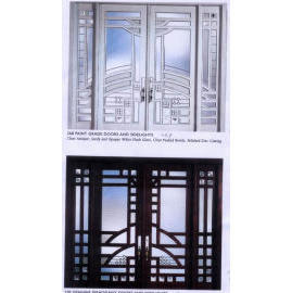 wooden doors with glasses (portes en bois avec des lunettes)