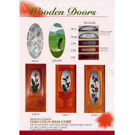 wooden doors with glasses (portes en bois avec des lunettes)