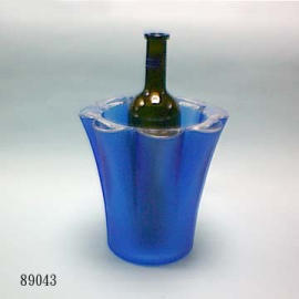 Wine cooler. (Ведерко для охлаждения вина.)