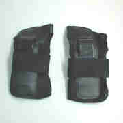 Wrist guards (Les protge-poignets)