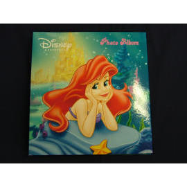 Disney princess photo album holds 300 photos (Disney Princess détient l`album photo de 300 photos)