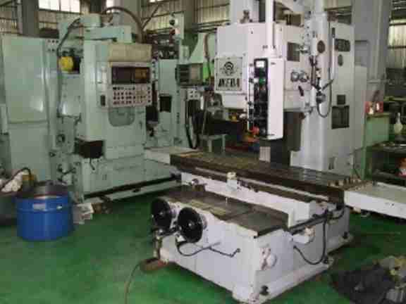 Bed type vertical milling machine (Bett-Typ-Vertikal-Fräsmaschine)