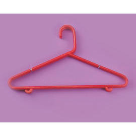 plastic hanger (cintre en plastique)