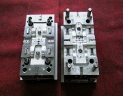 plastic injection mold (moule à injection plastique)