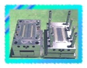 plastic injection mold (moule à injection plastique)