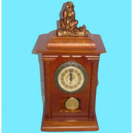 wooden clock (деревянные часы)