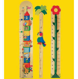 colorful wooden ruler (règle en bois coloré)