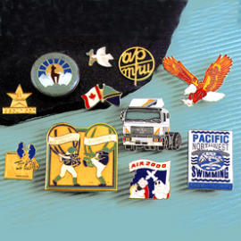 gift,lapel pins,key chains,embroidered patches (cadeau, des épinglettes, des porte-clés, des correctifs brodé)