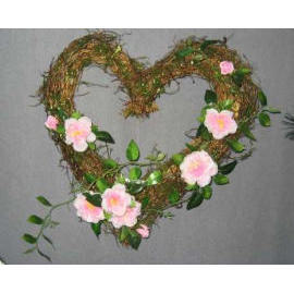 10`` PINK ROSE WREATH W/HEART SHAPE