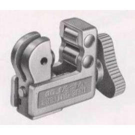 TUBE CUTTERS (Coupe-tubes)