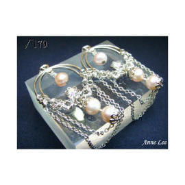 pearl earrings (pearl earrings)