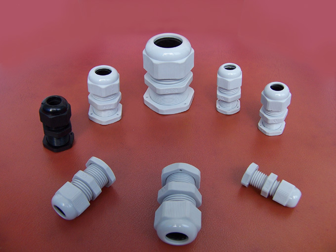  PG Type Nylon Cable Gland With Super Long Thread (IP68) (PG типа нейлона Кабельный сальник с сверхдолгое Thread (IP68))