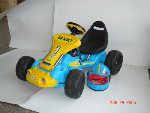  Go Kart With Helmet (Go-Kart mit Helm)