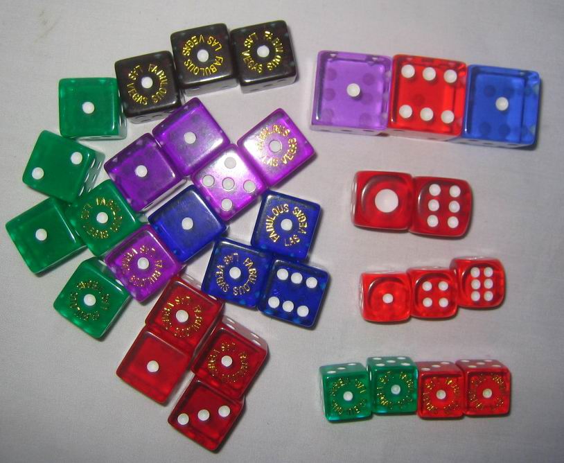  Different Size And Color Transparent Dice ( Different Size And Color Transparent Dice)