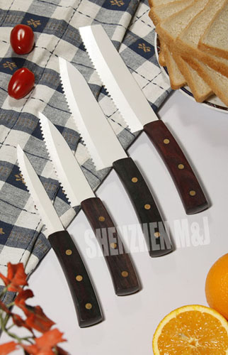  Serrated Ceramic Kitchen Knives (Couteaux de cuisine en céramique cannelée)