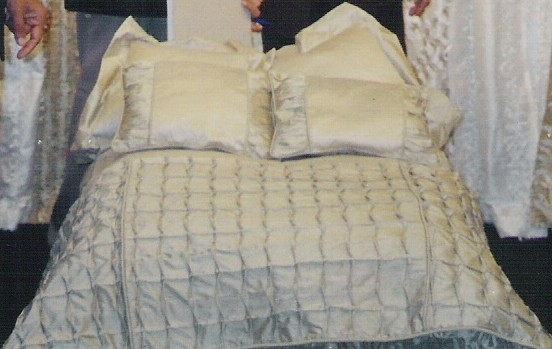  Silk Complete Bedsets, Duvets, Pillows, Shams ()