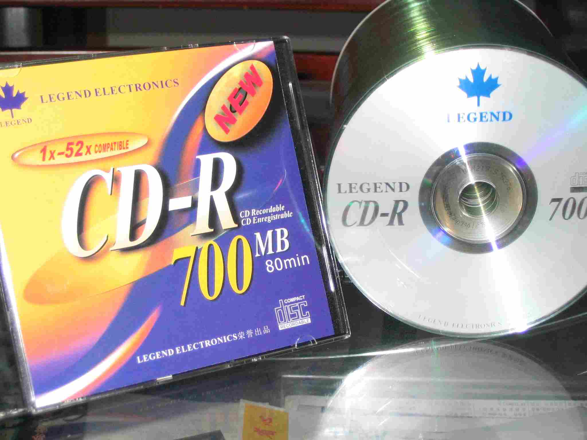  CD-R Blank Or Any Brand Or OEM (CD-R пустой или любой марки или OEM)