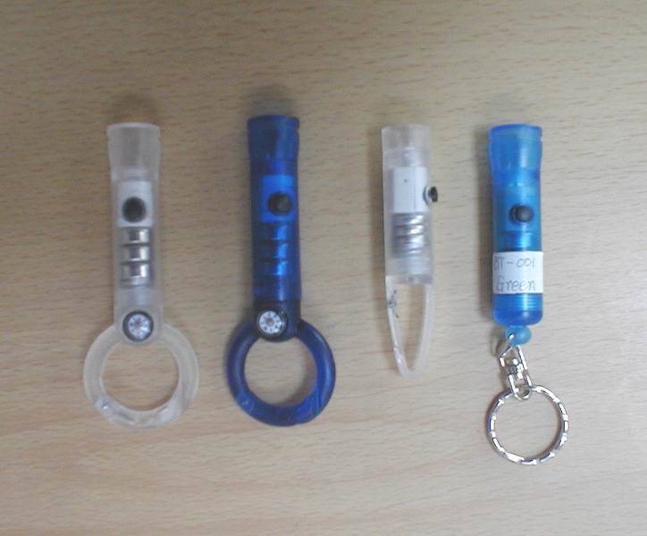  LED Keychain (With Compass) (LED Keychain (avec Compass))