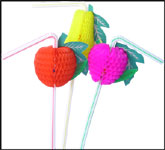  Fruit With Straws (Fruits avec des pailles)