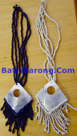  Mop Shell Necklaces (MOP Shell Colliers)