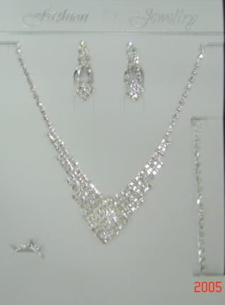  Diamond Necklace Set ( Diamond Necklace Set)