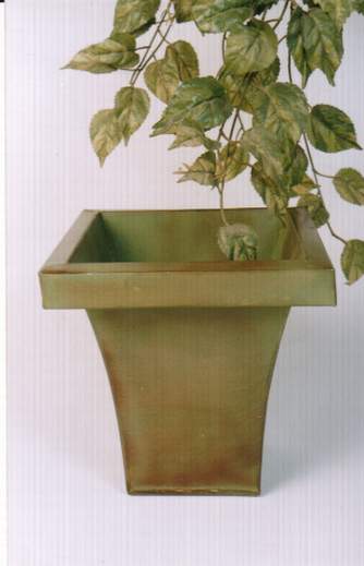  Galvanized Planter (Galvanisé Planter)