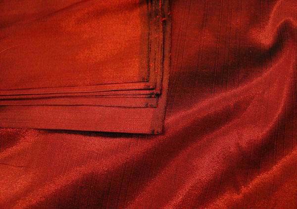  100% Authentic Hand Woven Thai Silk Fabrics ( 100% Authentic Hand Woven Thai Silk Fabrics)