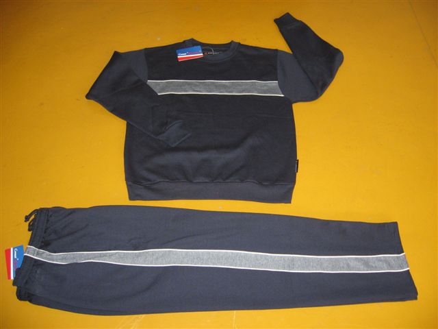  Men`s Jogging Suit (Мужской спортивный костюм)