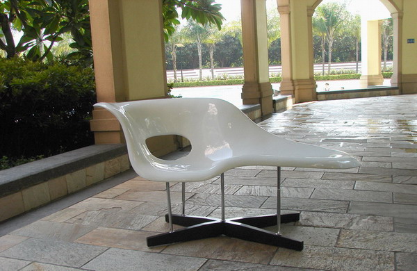 Eames La Chaise (Eames La Chaise)