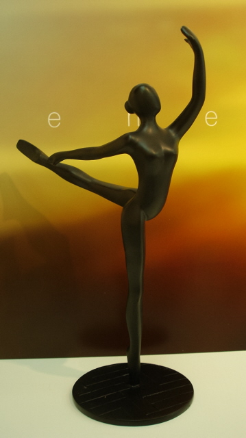 Ballerina Figurine (Фигурка балерина)