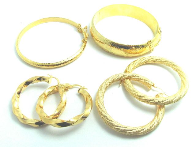  Bracelets (Armbänder)