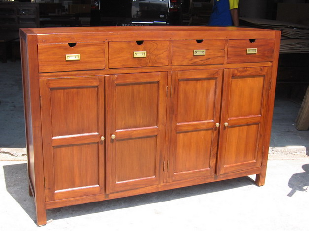 Sideboard Four Doors (Sideboard Vier Türen)