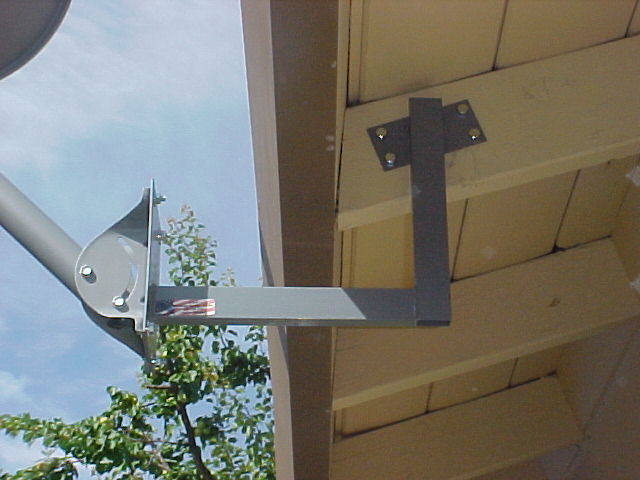  Standard Under Eave Mounts (Supports standard sous avant-toit)