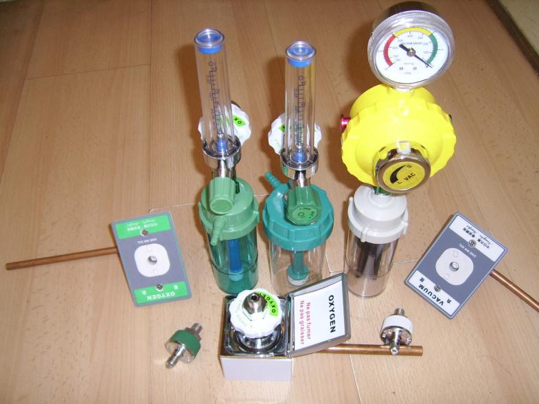  Gas Outlet And Oxygen Flowmeter With Humidifier (Gasauslass und Sauerstoff-Durchflussmesser mit Befeuchter)