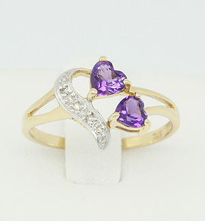  9K Solid YG Genuine Amethyst & Diamond Ring ( 9K Solid YG Genuine Amethyst & Diamond Ring)